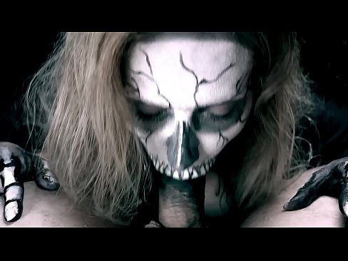 ❤️ ʻO ke kaikamahine daimonio e omo ana i ka moa me kona waha ʻeleʻele a me ka ʻai ʻana. ❤️ Sex video iā mākou haw.vbdsm.ru